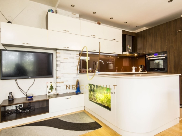 Дава се под наем Тристаен апартамент в София, Лагера - 96 кв.м за 690 € - Снимка #1