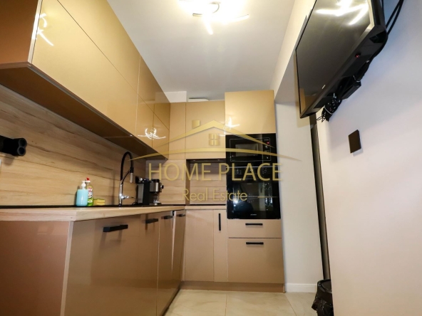 Дава се под наем Четиристаен апартамент в Варна, Базар Левски - 110 кв.м за 1275 € - Снимка #1