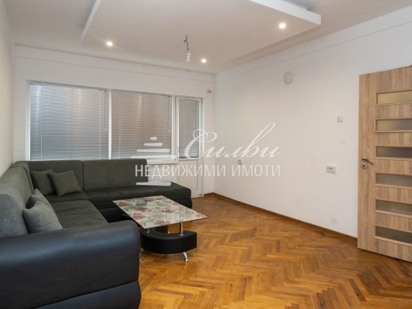 Тристаен апартамент в Шумен, Център - 80 кв.м за 1575 €/кв.м - Снимка #1