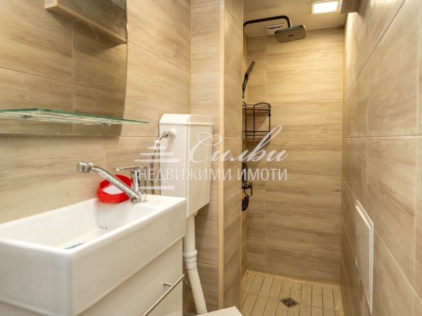 Тристаен апартамент в Шумен, Център - 71 кв.м за 1509 €/кв.м - Снимка #1