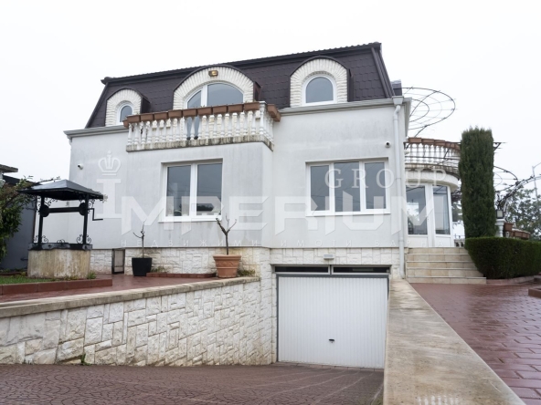 Къща в Варна, м-т Акчелар - 340 кв.м за 1971 €/кв.м - Снимка #1