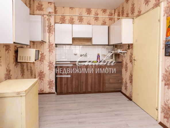 Двустаен апартамент в Шумен, Боян Българанов 1 - 76 кв.м за 1025 €/кв.м - Снимка #1