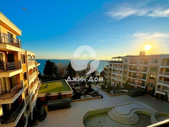 Тристаен апартамент в Несебър - 114 кв.м за 2325 €/кв.м - Снимка #1