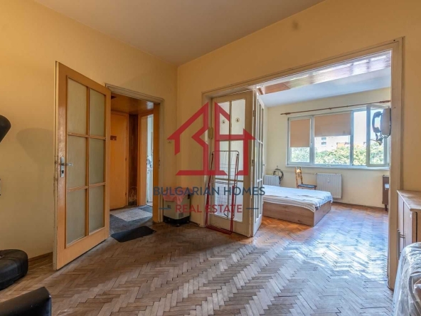 Тристаен апартамент в София, Център - 74 кв.м за 2973 €/кв.м - Снимка #1