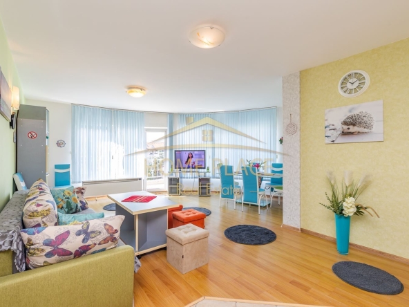 Дава се под наем Четиристаен апартамент в Варна, Център - 150 кв.м за 1530 € - Снимка #1