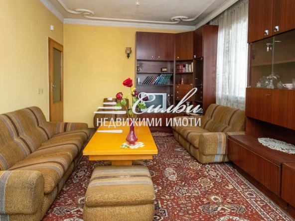 Четиристаен апартамент в Шумен, Математическа гимназия - 107 кв.м за 1025 €/кв.м - Снимка #1
