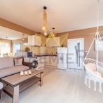 Дава се под наем Двустаен апартамент в Варна, Бриз - 70 кв.м за 561 € - Снимка #1