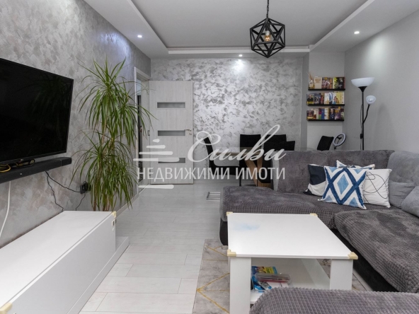 Тристаен апартамент в Шумен, Боян Българанов 2 - 85 кв.м за 1260 €/кв.м - Снимка #1