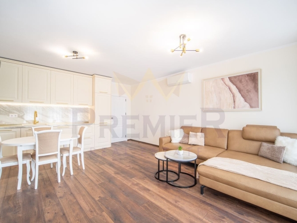 Двустаен апартамент в к.к. Св.Св. Константин и Елена - 81 кв.м за 2963 €/кв.м - Снимка #1