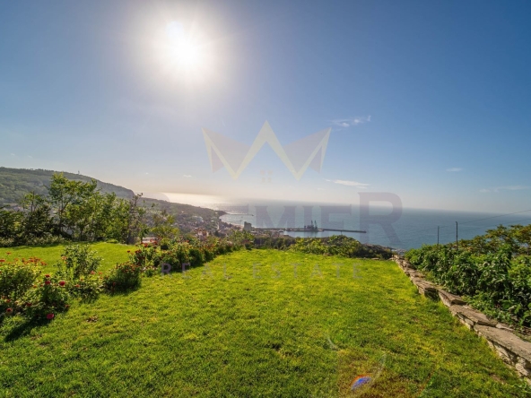 Тристаен апартамент в Балчик - 140 кв.м за 590 €/кв.м - Снимка #1