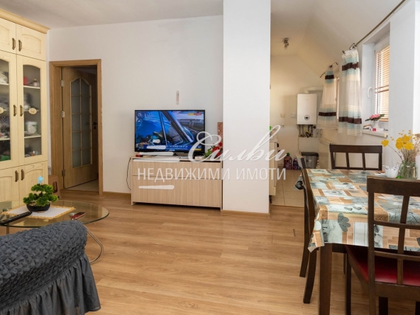 Тристаен апартамент в Шумен, Център - 112 кв.м за 1184 €/кв.м - Снимка #1