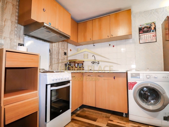 Дава се под наем Етаж от къща в Варна, Цветен квартал - 45 кв.м за 367.2 € - Снимка #1