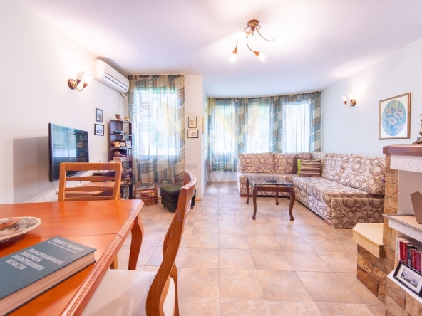 Тристаен апартамент в Добрич, Център - 98 кв.м за 1480 €/кв.м - Снимка #1