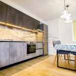 Дава се под наем Тристаен апартамент в Варна, Окръжна болница - 120 кв.м за 918 € - Снимка #1