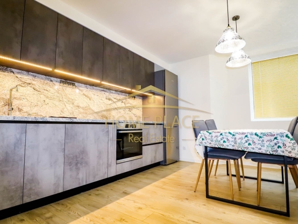 Дава се под наем Тристаен апартамент в Варна, Окръжна болница - 120 кв.м за 918 € - Снимка #1