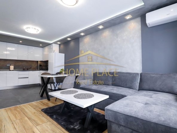 Дава се под наем Двустаен апартамент в Варна, Център - 65 кв.м за 612 € - Снимка #1