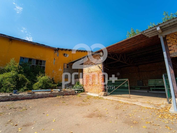 Дава се под наем Склад в с. Балван, Област Велико Търново - 4600 кв.м за 1530 € - Снимка #1