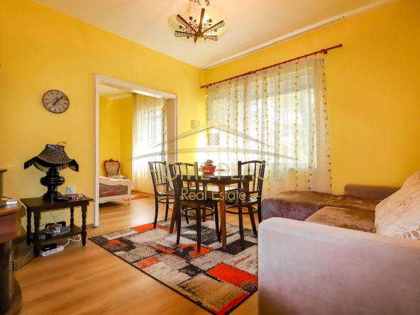 Дава се под наем Тристаен апартамент в Варна, ВИНС - 75 кв.м за 612 € - Снимка #1