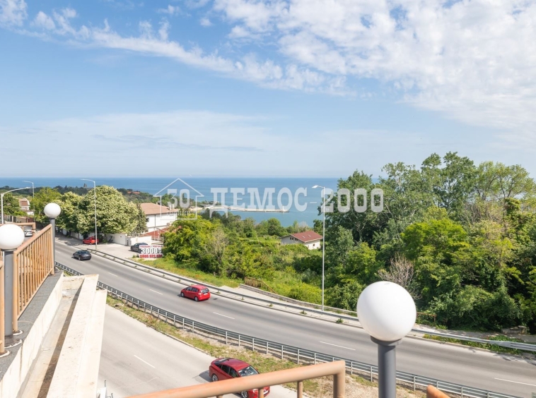 Дава се под наем Магазин в Варна, м-т Траката - 200 кв.м за 1200 € - Снимка #1