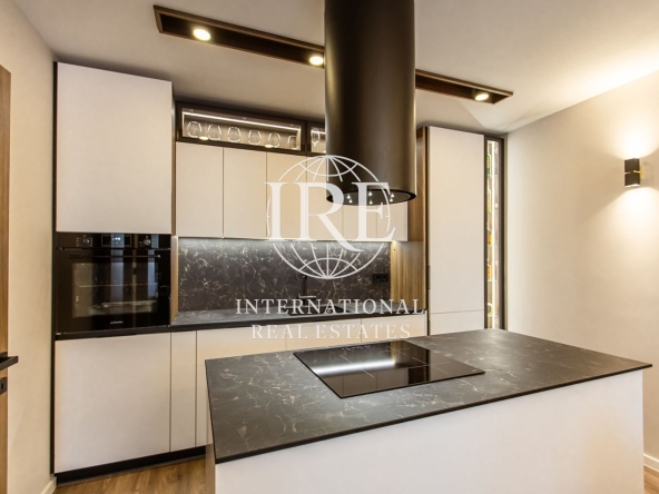 Двустаен апартамент в к.к. Св.Св. Константин и Елена - 71 кв.м за 3233 €/кв.м - Снимка #1