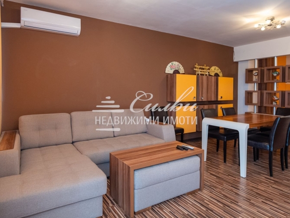 Дава се под наем Двустаен апартамент в Шумен, Пазара - 75 кв.м за 382.5 € - Снимка #1