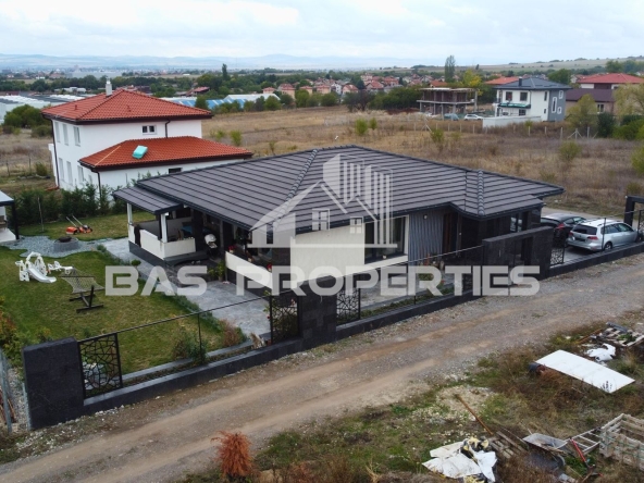 Къща в с. Голяновци, Област София-област - 196 кв.м за 2807 €/кв.м - Снимка #1