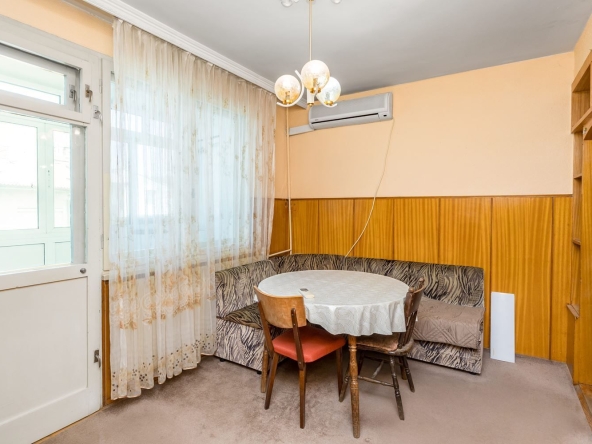 Тристаен апартамент в Плевен, Сторгозия - 72 кв.м за 1417 €/кв.м - Снимка #1