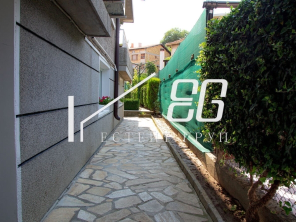 Етаж от къща в Варна, Аспарухово - 210 кв.м за 668 €/кв.м - Снимка #1