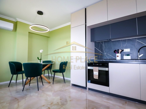 Дава се под наем Тристаен апартамент в Варна, Галата - 108 кв.м за 969 € - Снимка #1