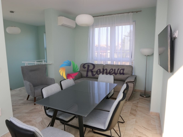Дава се под наем Тристаен апартамент в Варна, Център - 125 кв.м за 1495.83 € - Снимка #1