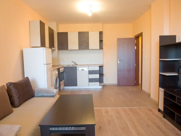 Дава се под наем Двустаен апартамент в Враца, Квартал 72 - 78 кв.м за 398.82 € - Снимка #1