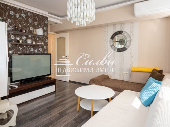 Тристаен апартамент в Шумен, Дивизионна болница - 118 кв.м за 822 €/кв.м - Снимка #1