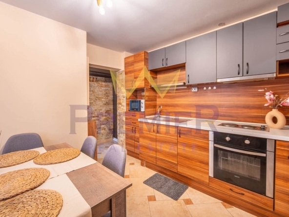 Дава се под наем Къща в Варна, Колхозен пазар - 70 кв.м за 478.38 € - Снимка #1