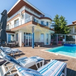 Дава се под наем Къща в Балчик - 380 кв.м за 598.23 € - Снимка #1