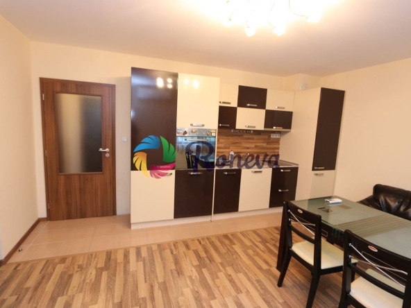Дава се под наем Двустаен апартамент в Варна, Център - 70 кв.м за 727.77 € - Снимка #1