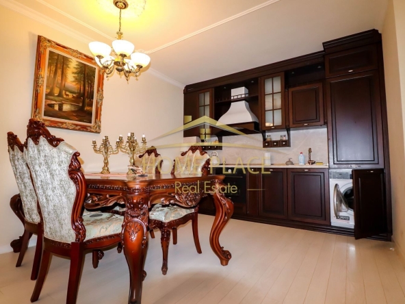 Дава се под наем Двустаен апартамент в Варна, Център - 82 кв.м за 1224 € - Снимка #1