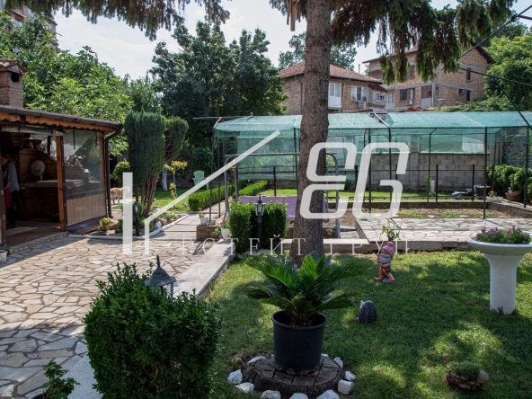 Къща в Варна, Аспарухово - 392 кв.м за 735 €/кв.м - Снимка #1