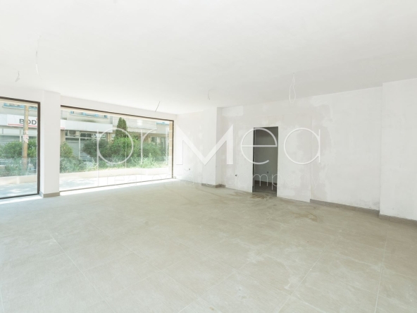 Дава се под наем Магазин в Бургас, Братя Миладинови - 76 кв.м за 1223.49 € - Снимка #1