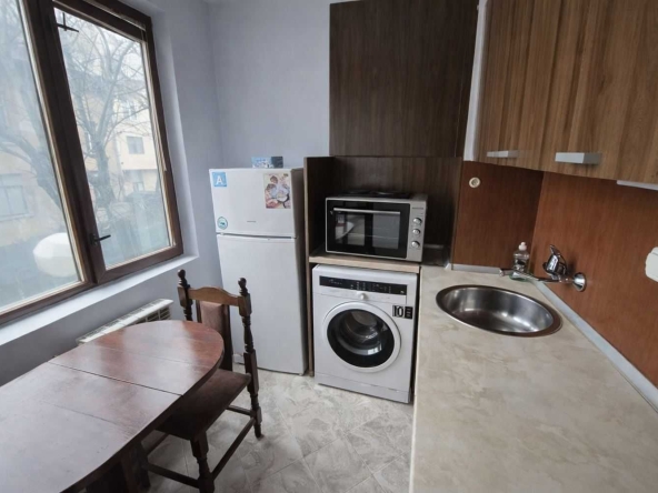 Дава се под наем Тристаен апартамент в София, Банишора - 65 кв.м за 627.3 € - Снимка #1
