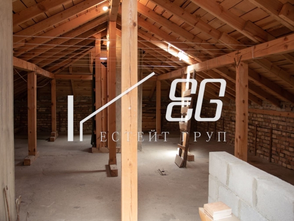 Етаж от къща в Варна, Аспарухово - 98 кв.м за 443 €/кв.м - Снимка #1