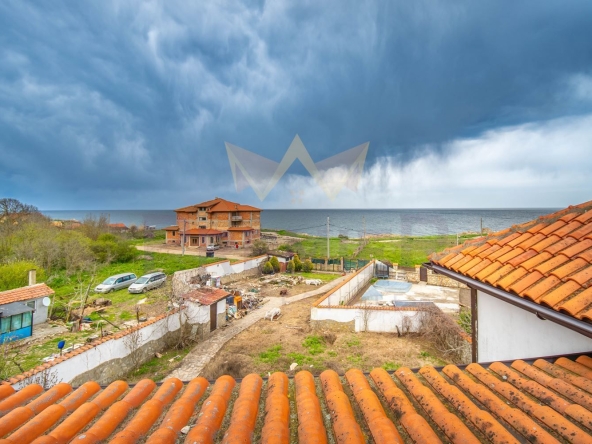 Къща в с. Тюленово, Област Добрич - 328 кв.м за 278 €/кв.м - Снимка #1