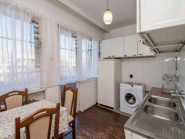 Дава се под наем Двустаен апартамент в София, Банишора - 60 кв.м за 328.95 € - Снимка #1