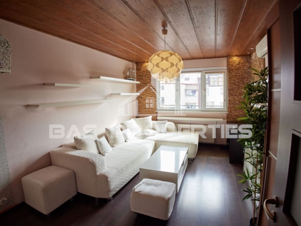 Тристаен апартамент в София, Център - 85 кв.м за 1710 €/кв.м - Снимка #1