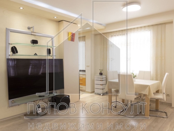 Дава се под наем Тристаен апартамент в Пловдив, Мараша - 118 кв.м за 782.85 € - Снимка #1