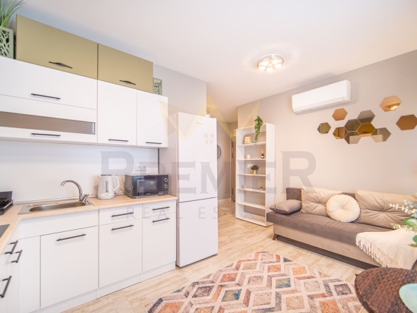 Двустаен апартамент в к.к. Св.Св. Константин и Елена - 49 кв.м за 1510 €/кв.м - Снимка #1