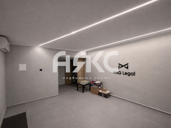 Дава се под наем Офис в София, Център - 30 кв.м за 428.91 € - Снимка #1