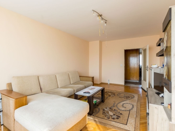 Тристаен апартамент в Плевен, Широк център - 87 кв.м за 792 €/кв.м - Снимка #1