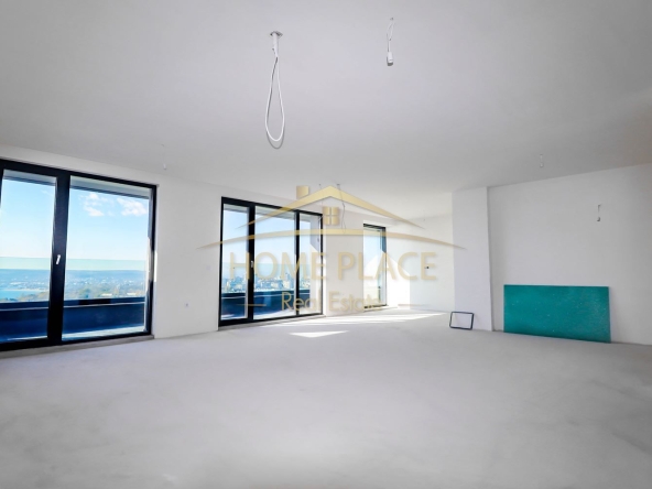 Тристаен апартамент в Варна, Бриз - 203 кв.м за 2092 €/кв.м - Снимка #1