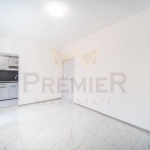 Тристаен апартамент в Варна, Център - 86 кв.м за 1928 €/кв.м - Снимка #1