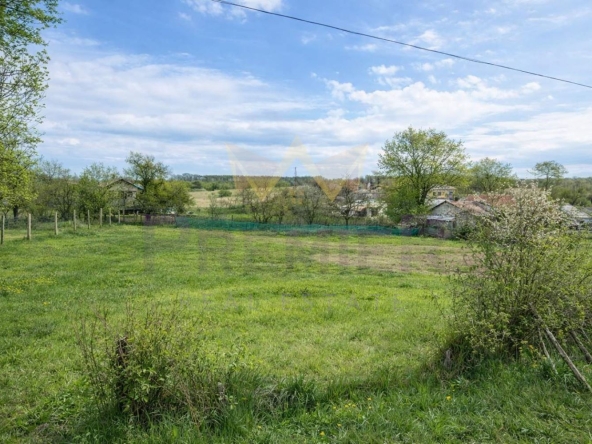 Парцел в с. Радево, Област Варна - 880 кв.м за 11 €/кв.м - Снимка #1